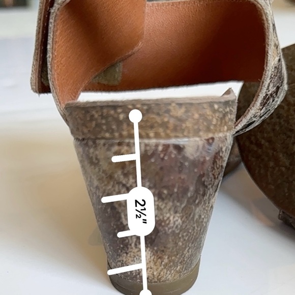 Taos Footwear Women's Sandals - Textured Brown with Gold Accents 5 -5.5 - Picture 9 of 10
